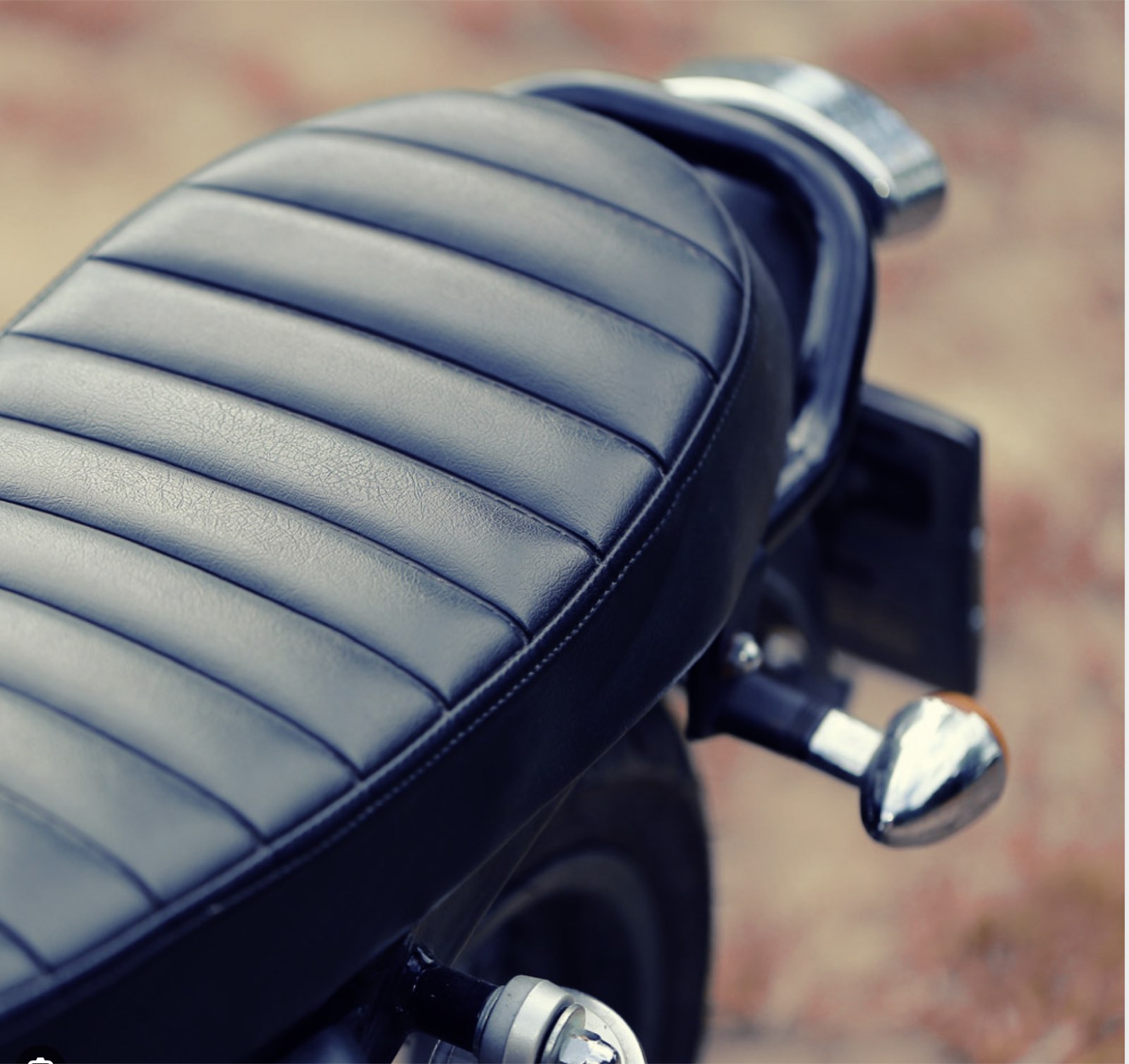 Selle moto cuir noir